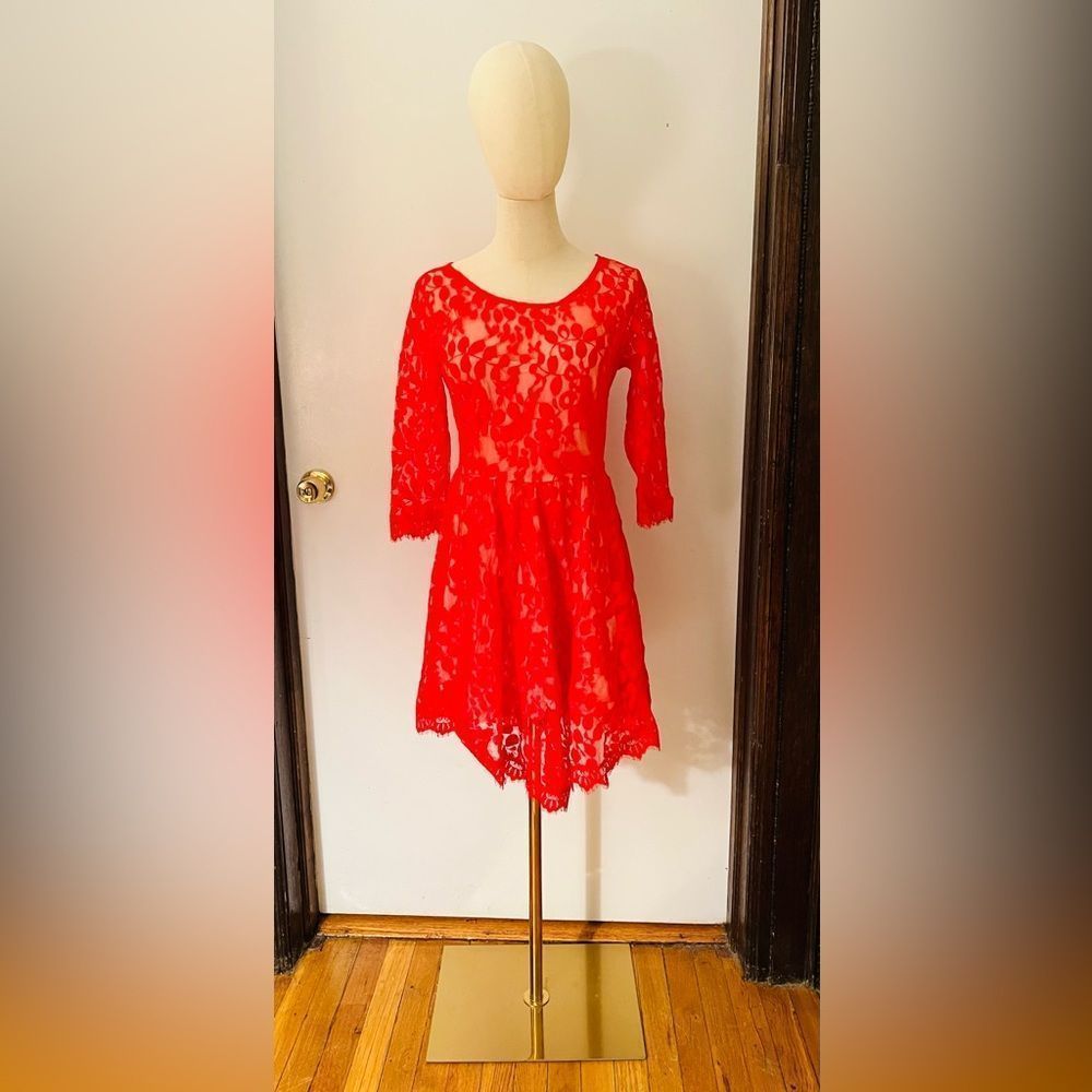 Free People flower lace dress cherry red. Size 4. XS Small - Not worn, like new.